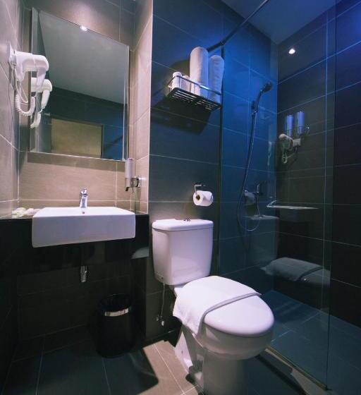 חדר דלוקס, Rooms