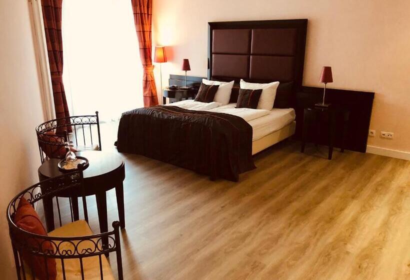 标准间带阳台, Weinquartier Burggarten