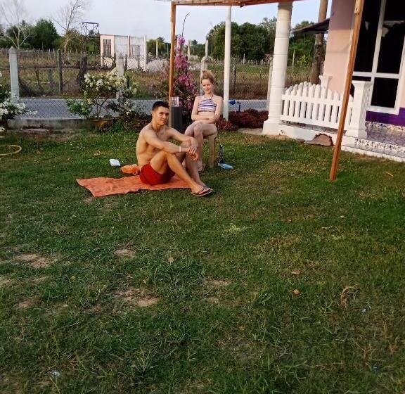 غرفة ديلوكس, Iz Budget 2