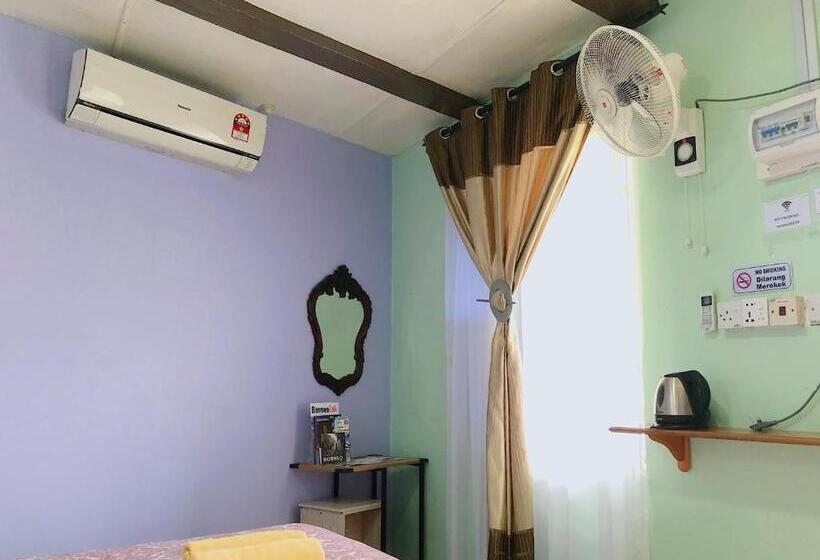 Quarto Deluxe, Merdeka Guest House 2