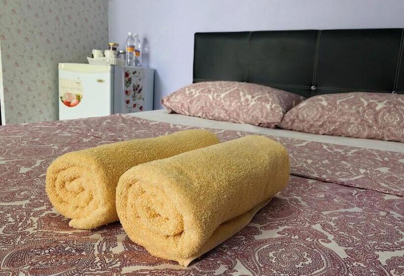 Номер Deluxe, Merdeka Guest House 2