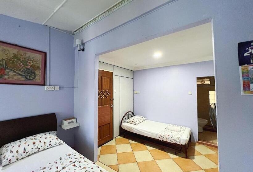 Трехместный Номер Комфорт, Merdeka Guest House 2