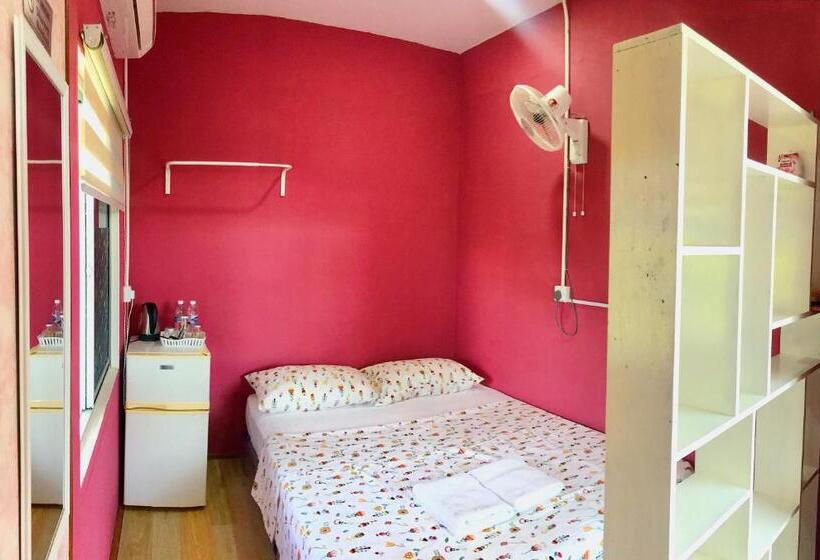 Quarto Deluxe, Merdeka Guest House 2