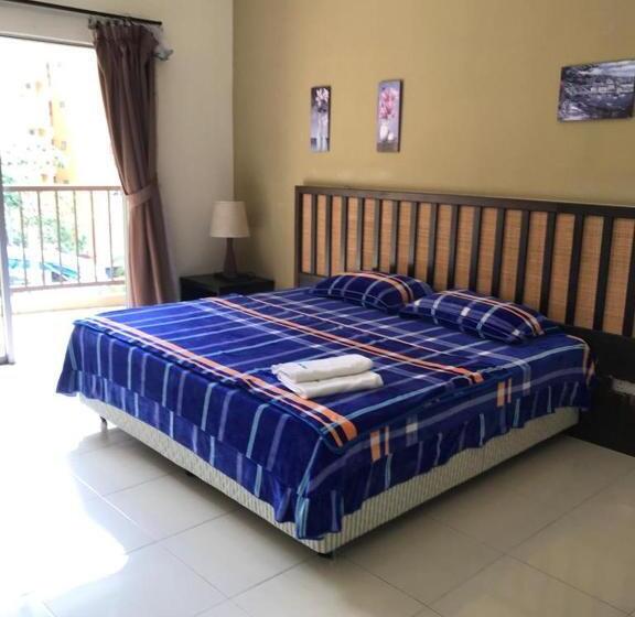 إستديو قياسى مطل على حمام السباحة, Gold Coast Morib Resort