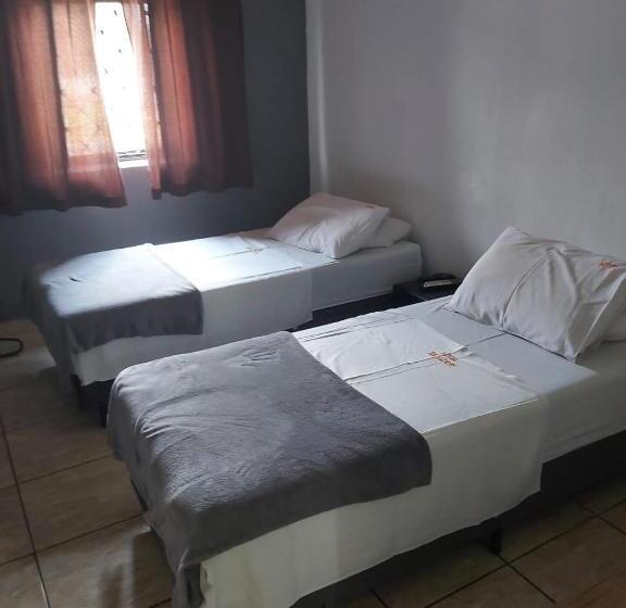 اتاق اکونومی, Vitoria