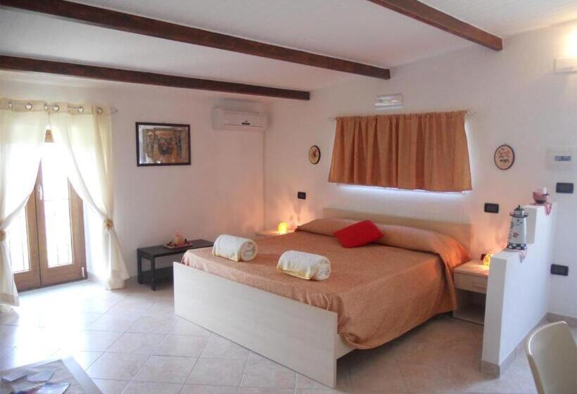 غرفة قياسية ثلاثية مطلة علي الحديقة, Bed And Breakfast Il Giardino Segreto