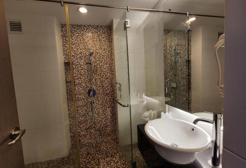 غرفة ديلوكس عائلية, Capital Kota Kinabalu