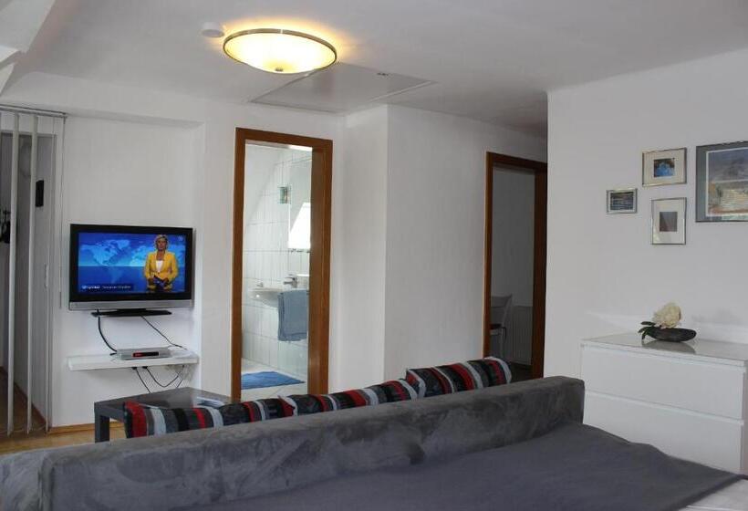 آپارتمان 1 خوابه, Ferienwohnung Und Gästezimmer Korb