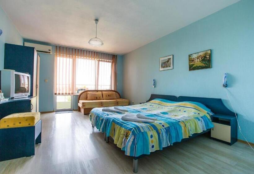 Номер Стандарт Трехместный, Guest House ,, Ekaterina