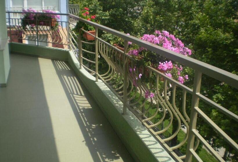 Номер Стандарт Трехместный, Guest House ,, Ekaterina