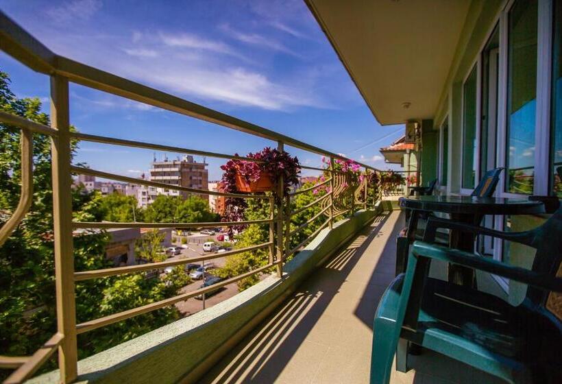 Апартаменты 2 Спальни, Guest House ,, Ekaterina