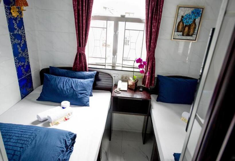 اتاق راحتی سه تخته, Icon Inn