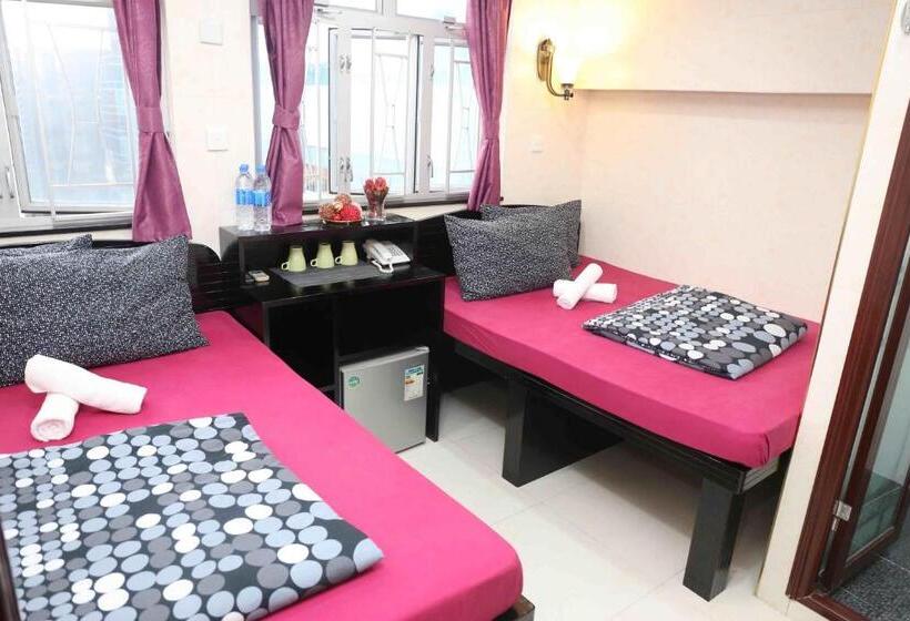 اتاق خانوادگی, Icon Inn