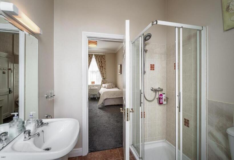 スタンダードルーム, Mccarthy S B&b