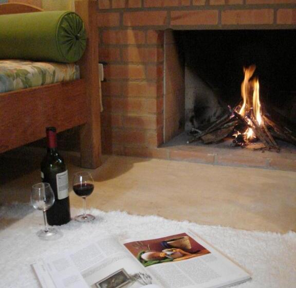 בקתת חדר, Regina Guest House