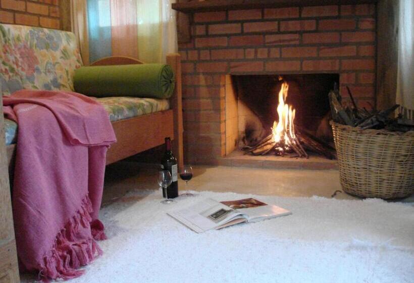 בקתת חדר, Regina Guest House