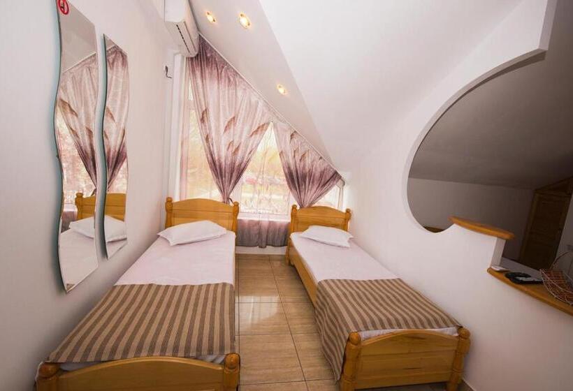 四人标准间, Steaua Apelor Family Resort