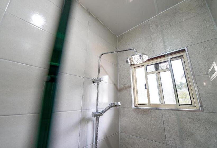 إستوديو قياسى, Blue Summit Hideaway