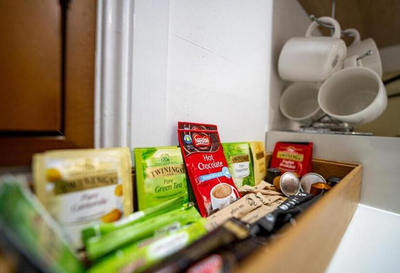 إستوديو قياسى, Blue Summit Hideaway