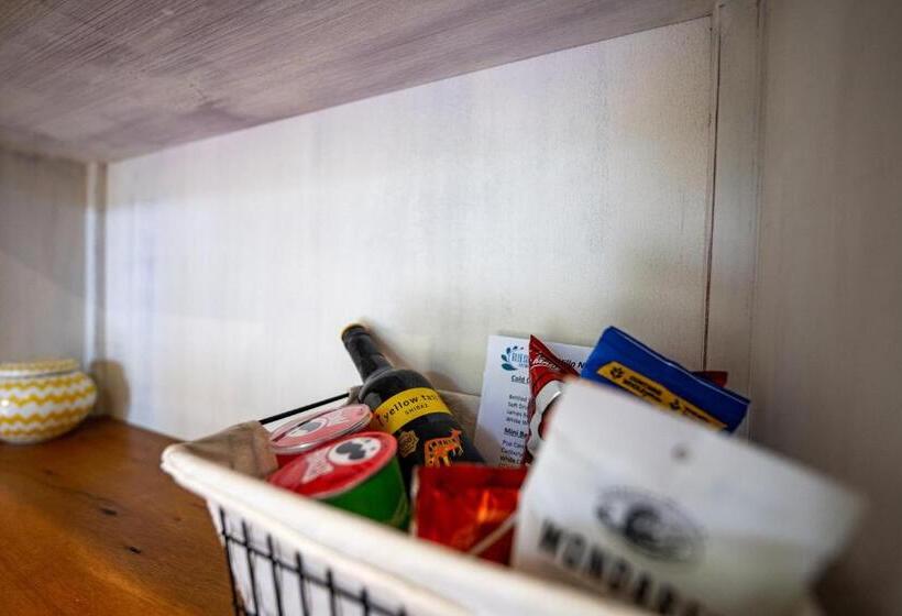 إستوديو قياسى, Blue Summit Hideaway