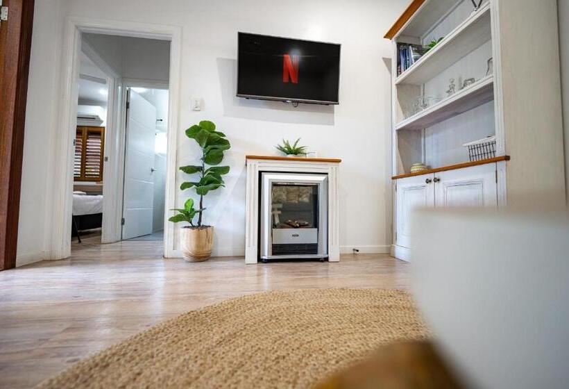 إستوديو قياسى, Blue Summit Hideaway