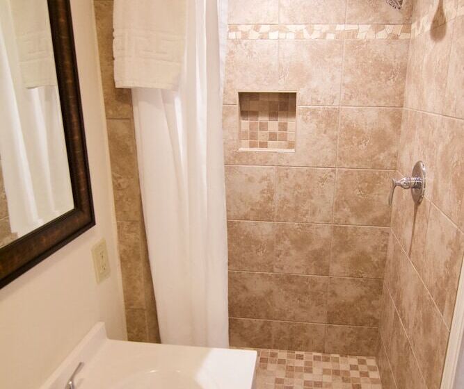 Номер Стандарт, Frankfort & Restaurant