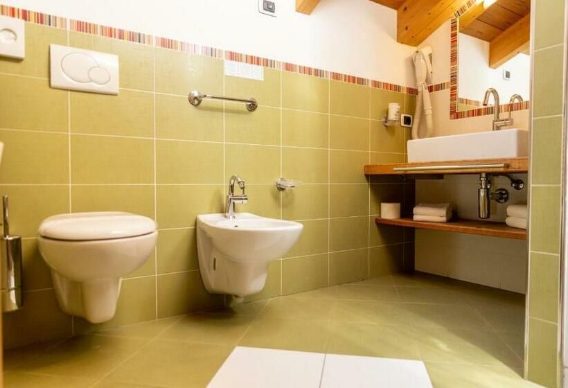 اتاق سوپریور خانوادگی, Alegra