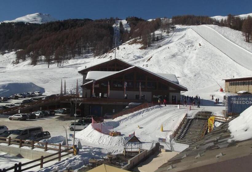 Economy Triple Room, Alegra