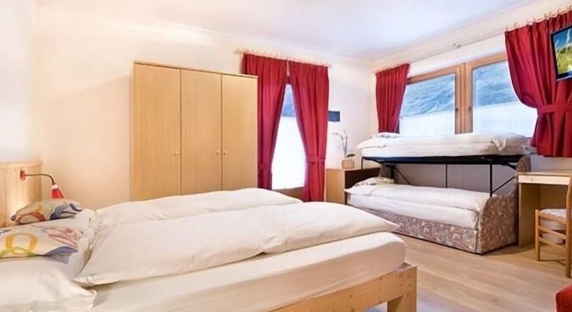 Economy Triple Room, Alegra