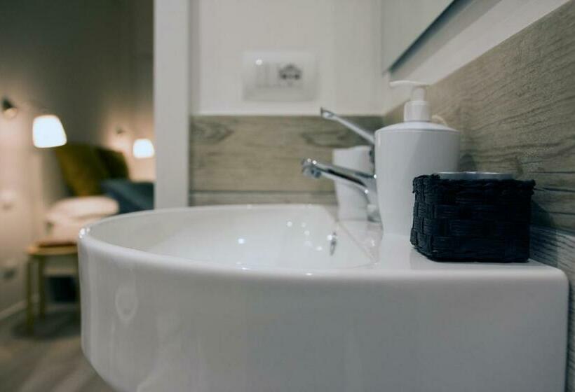 חדר סטנדרט, De Guestibus