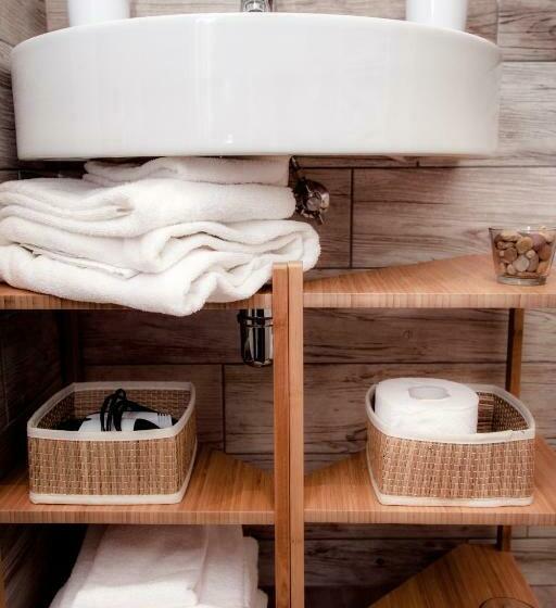 חדר סטנדרט, De Guestibus