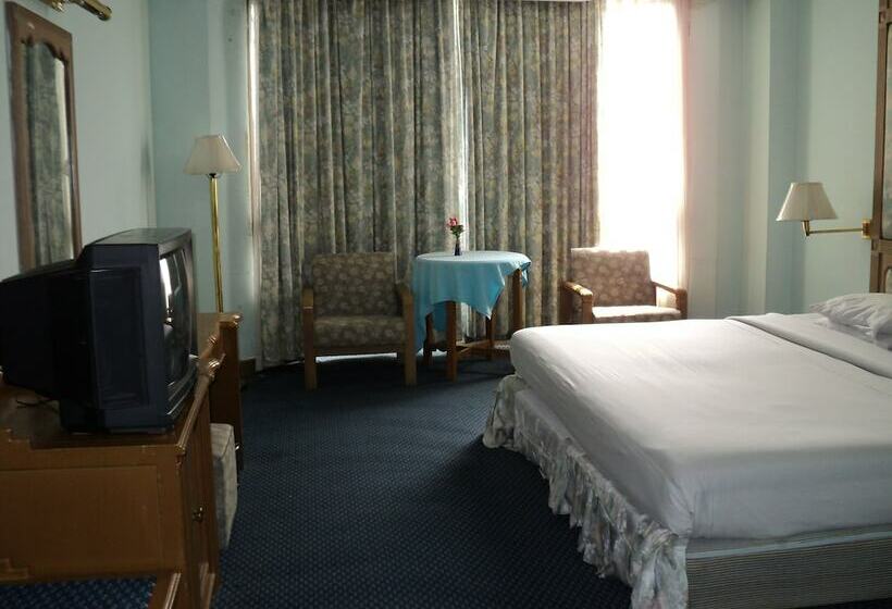 Номер Стандарт, Diamond River Ping Petchngam