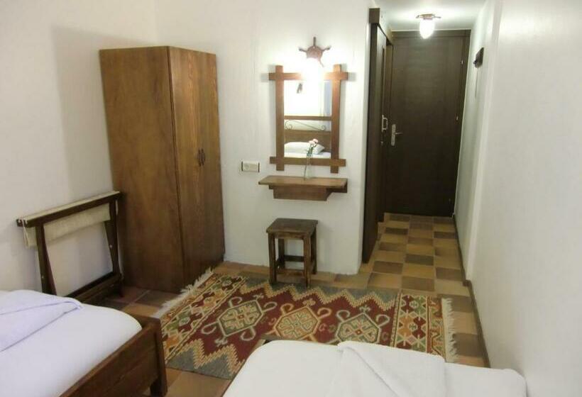 Номер Стандарт, Happy Caretta