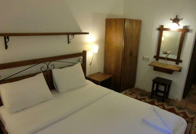 Номер Стандарт, Happy Caretta