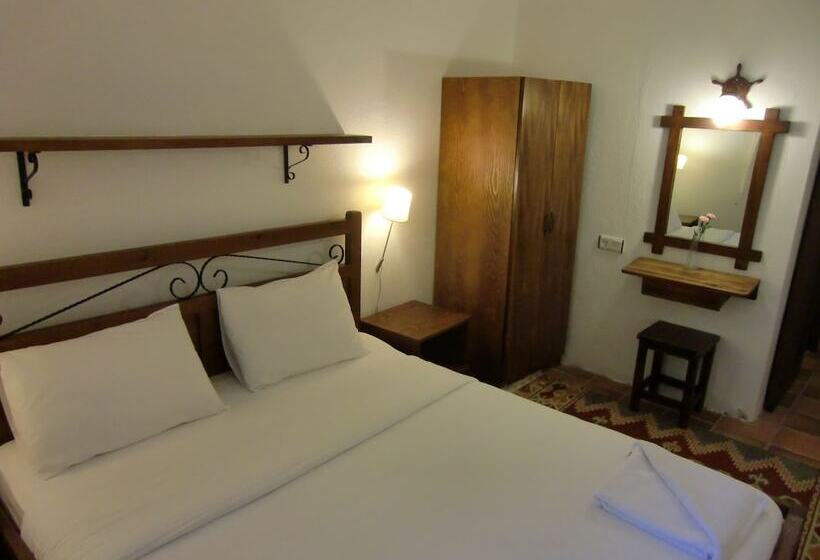 Номер Стандарт, Happy Caretta