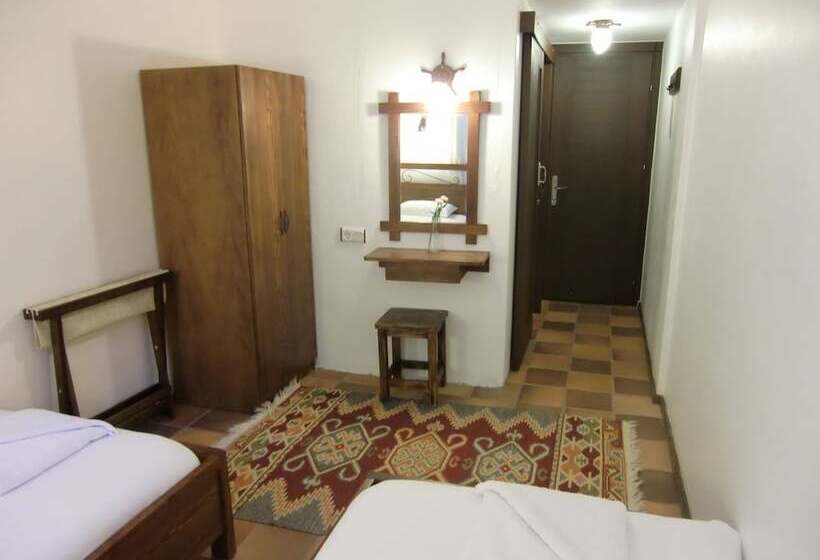 Номер Стандарт, Happy Caretta