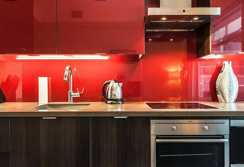 سوییت اجرایی, Life Suites Loft  Cn Tower