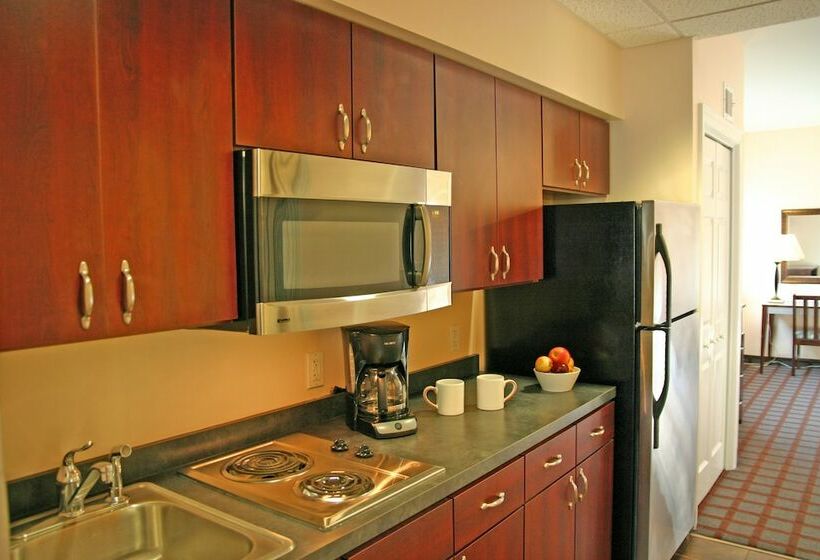 デラックススイート, Monte Carlo Condos