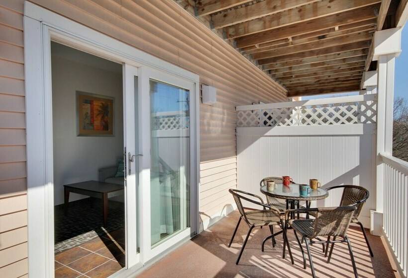 デラックススイート, Monte Carlo Condos