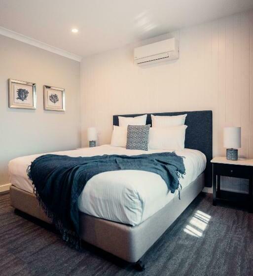 اتاق سوپریور با تخت بزرگ, Warners At The Bay