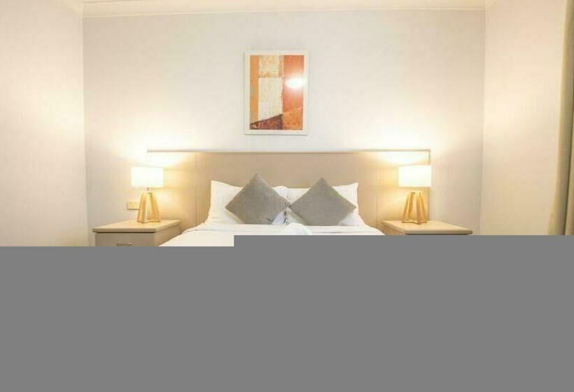 اتاق خانوادگی, Warners At The Bay