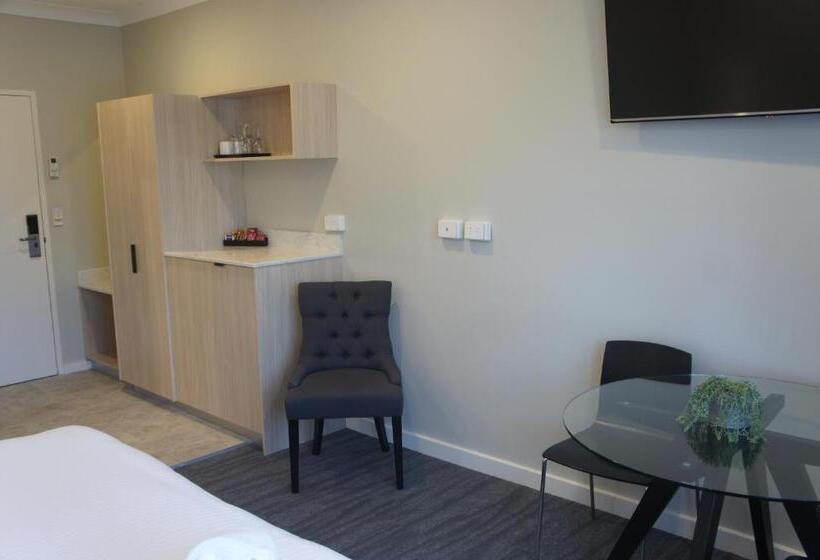 اتاق سوپریور با تخت بزرگ, Warners At The Bay