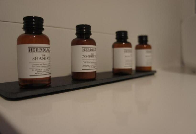 اتاق سوپریور با تخت بزرگ, Warners At The Bay