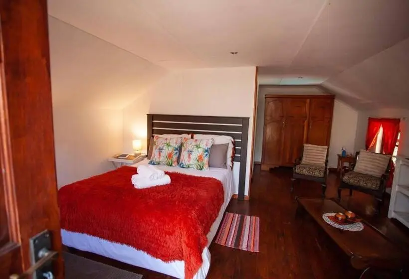 Comfort room with balcony, Flametree Guesthouse