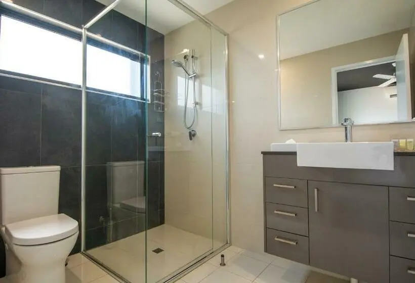 Huoneisto 3 Makuuhuonetta, Magnum Serviced Apartments