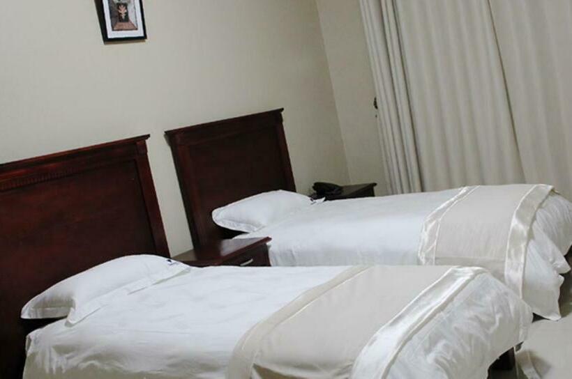 اتاق استاندارد با چشم‌انداز باغ, Sapphire