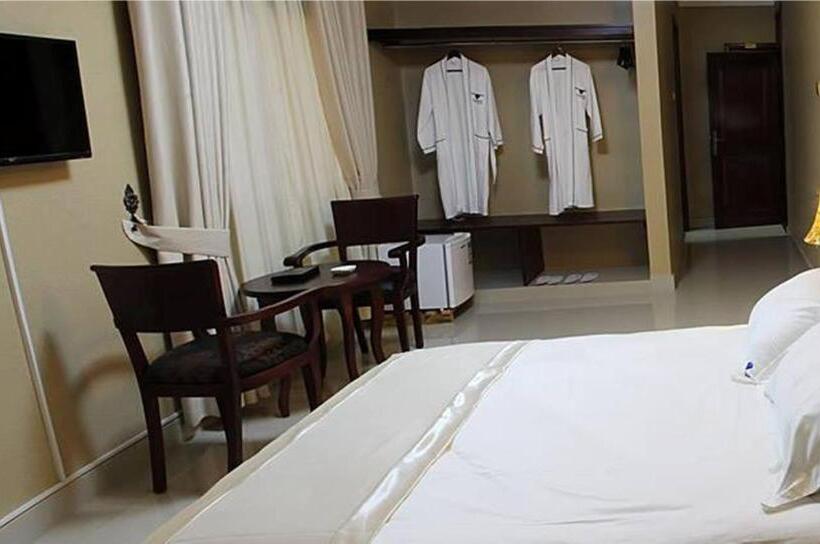 سوییت لوکس, Sapphire