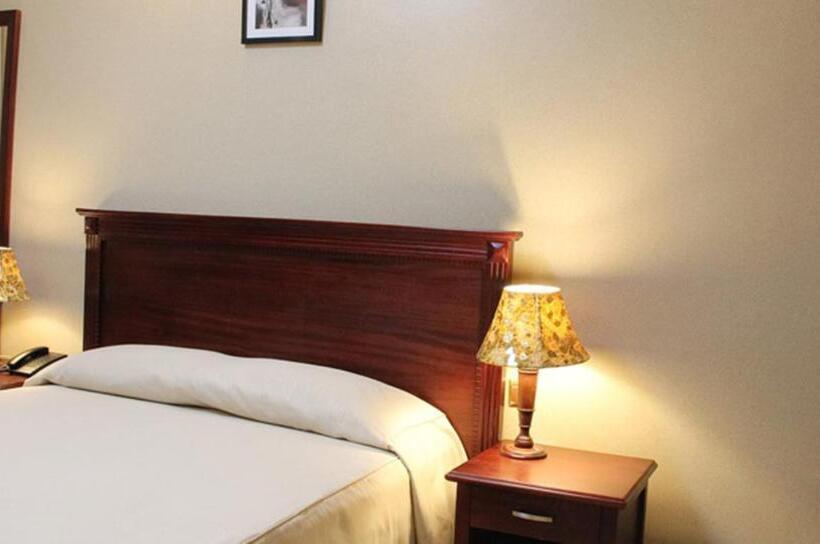 اتاق عادی یک تخته, Sapphire