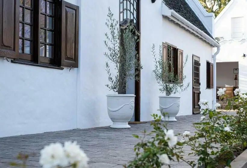 Perhehuone, Stellenhof Guest House