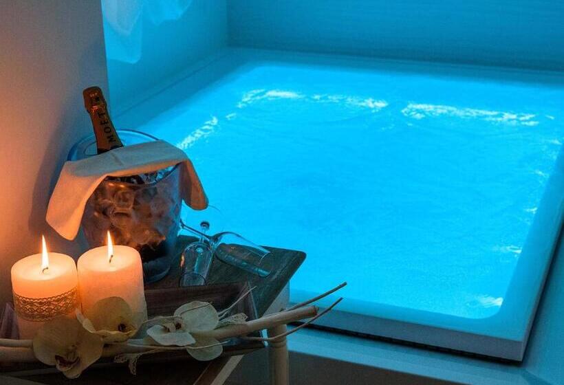 סוויטת ג'וניור עם בריכה, Bellariva Monopoli B&b E Relax